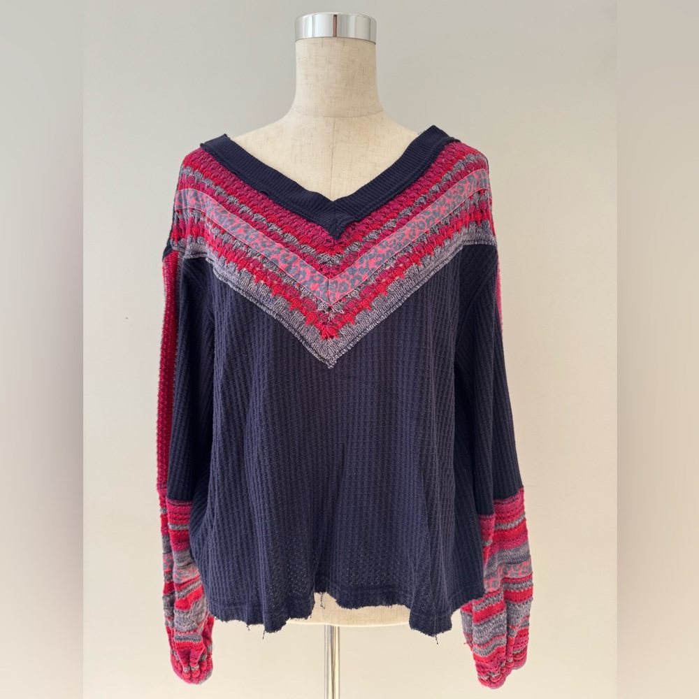 Free People Navy and Pink V-Neck Thermal